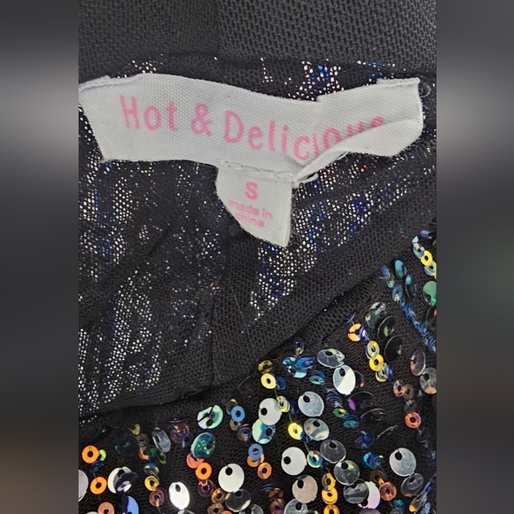 Small Sequin Two-Piece Set - Picture 7 of 7